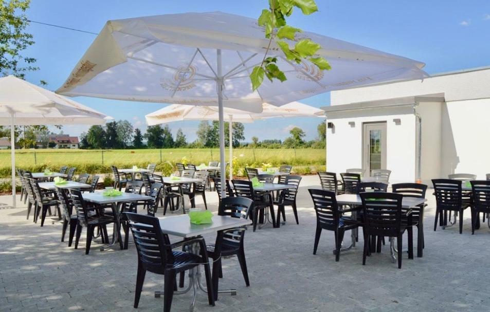 Gaestehaus Gaumenflug Am See Guenzburg Exterior photo